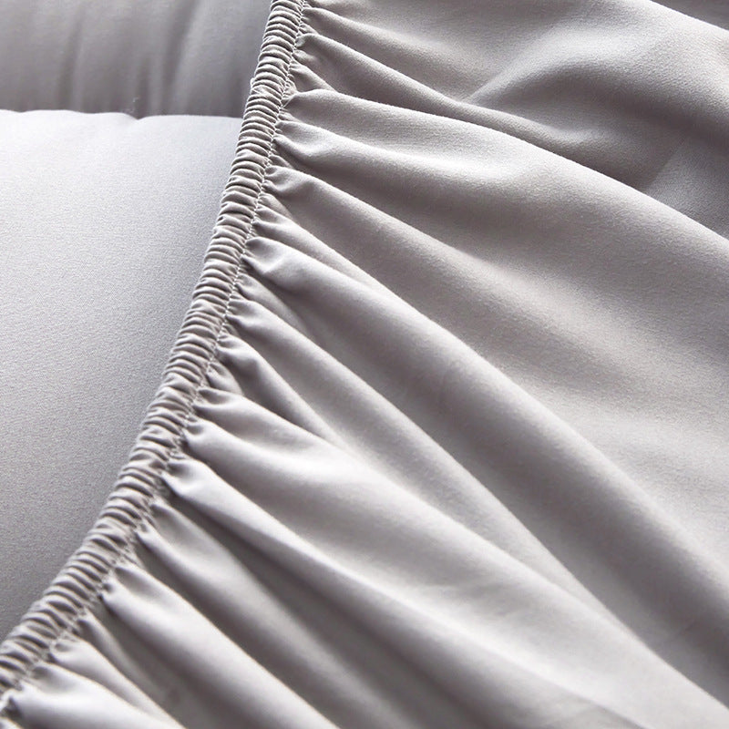 Close-up of the elastic skirt